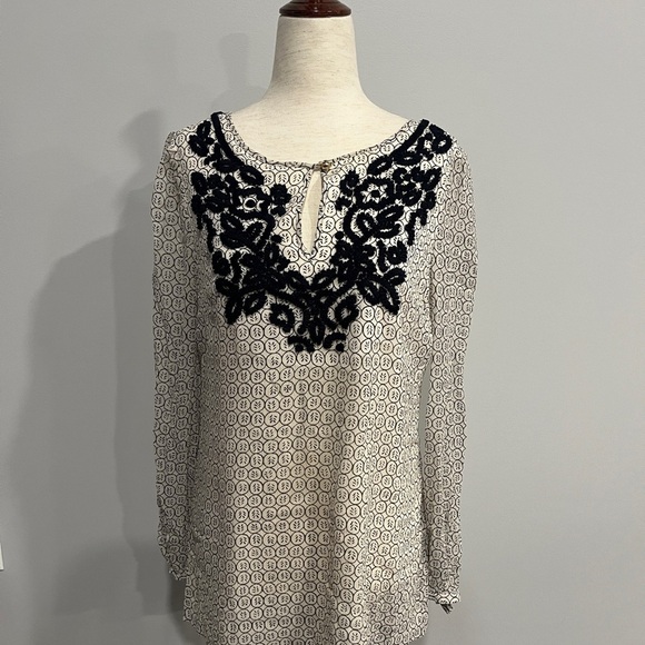Tory Burch Tops - Tory Burch Chic Blouse with Black Embroidery Size 4